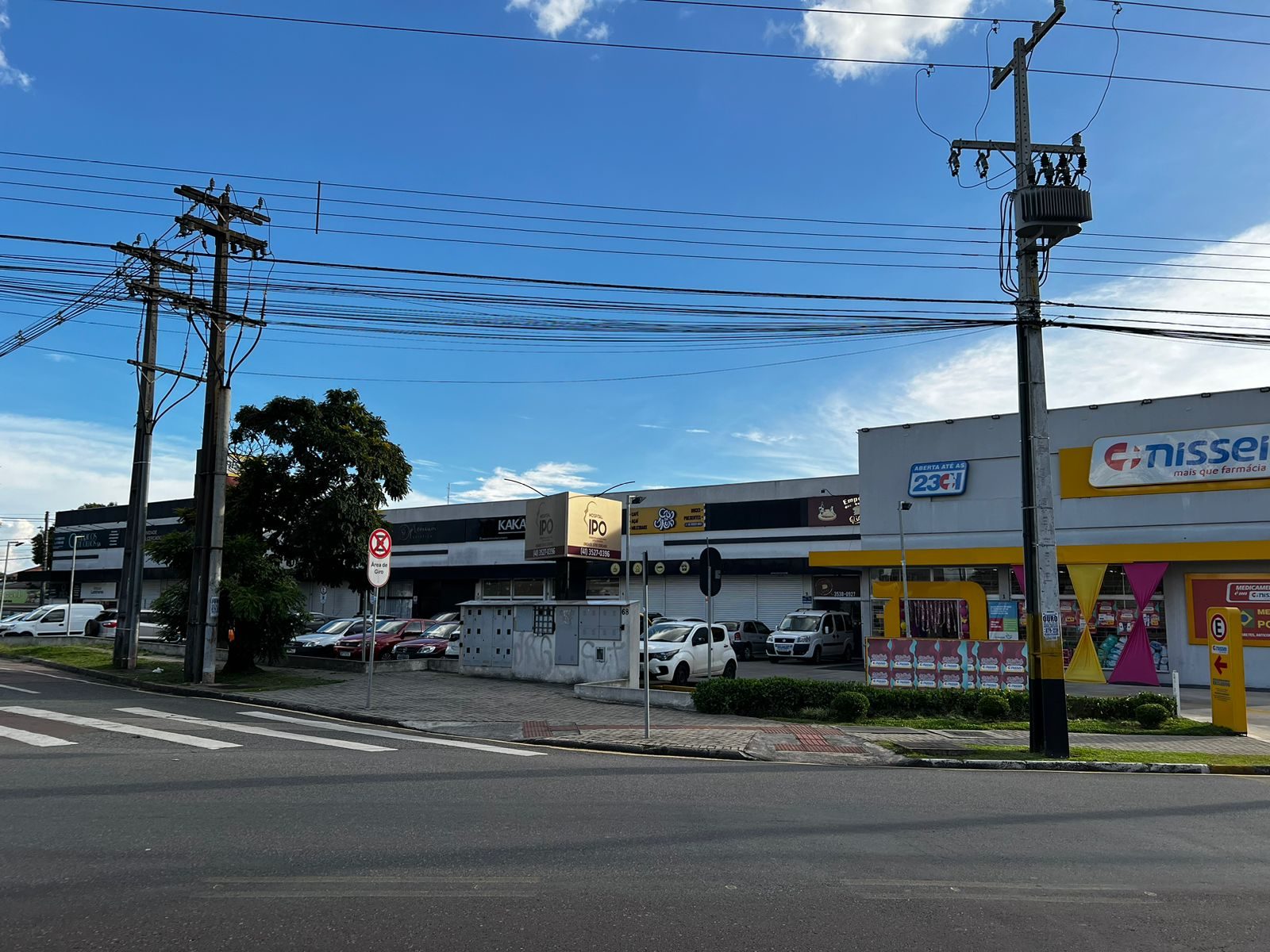 LOJAS 59m² a 151m² – SITIO CERCADO – foto 1