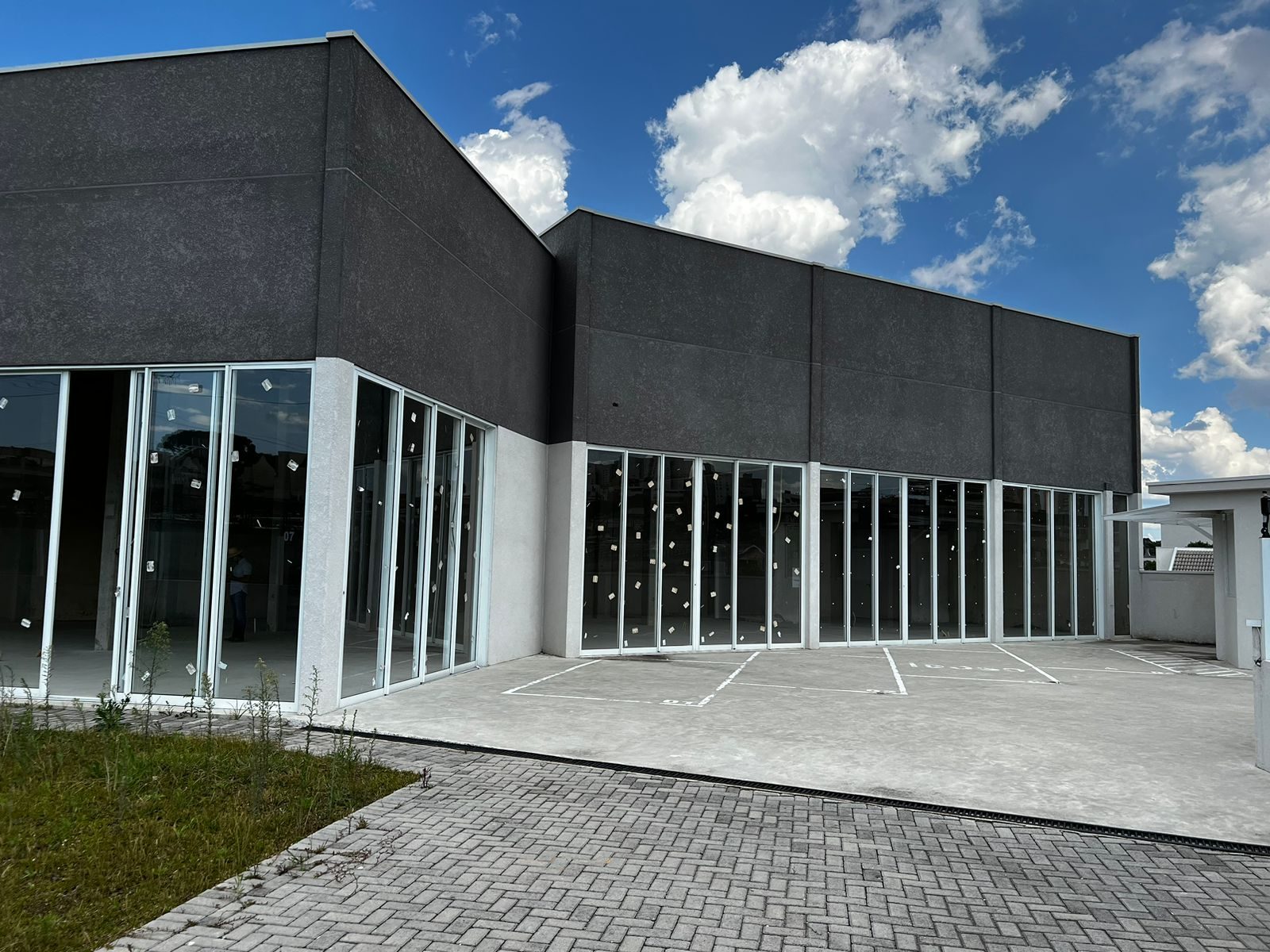 LOJAS 74 a 442m² - Tarumã – foto 4