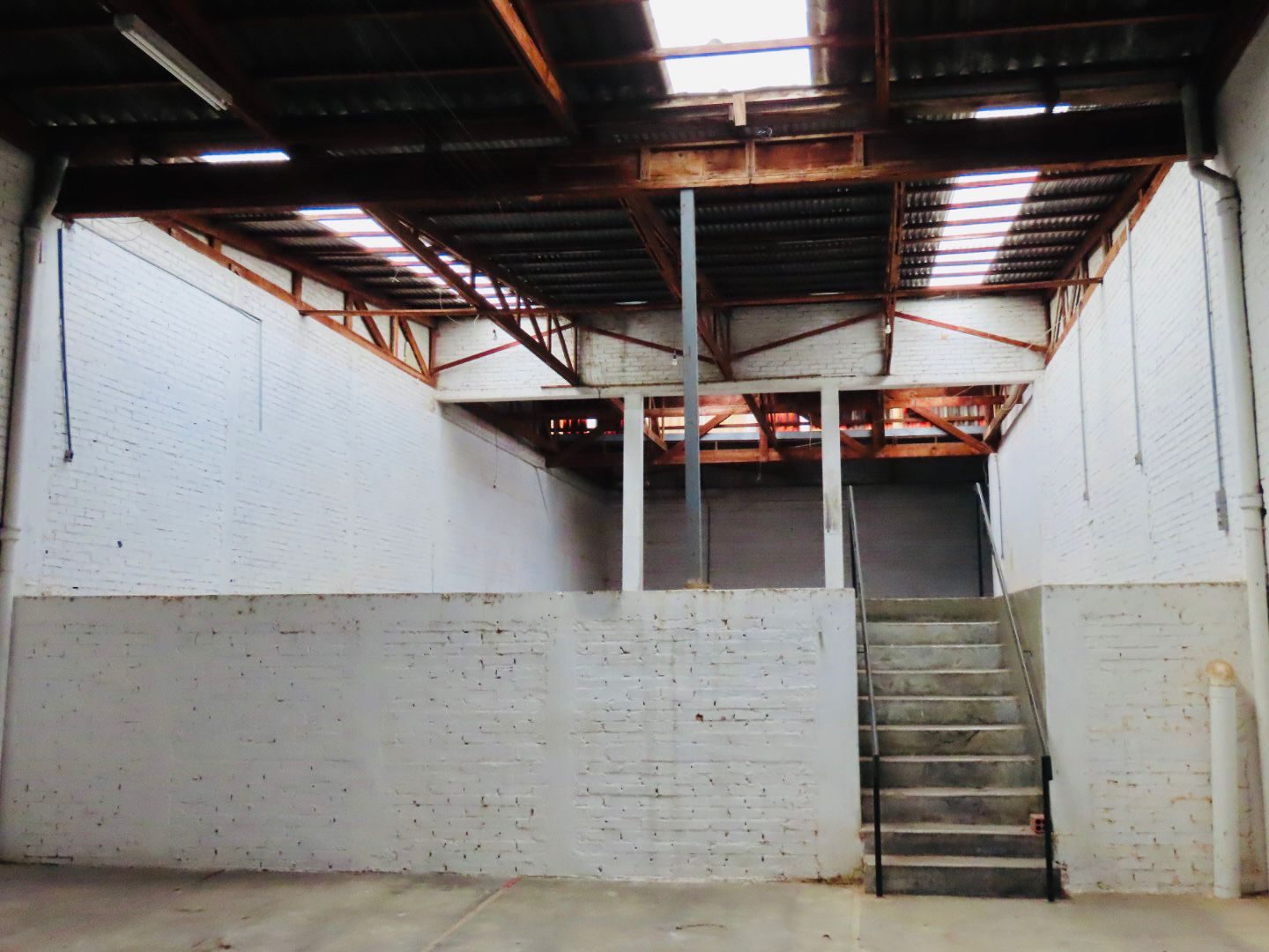 BARRACÃO 750m² – REBOUÇAS – foto 13